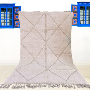 a 6x8 Beni ouarain rug with diamond pattern made by100% wool for your living room